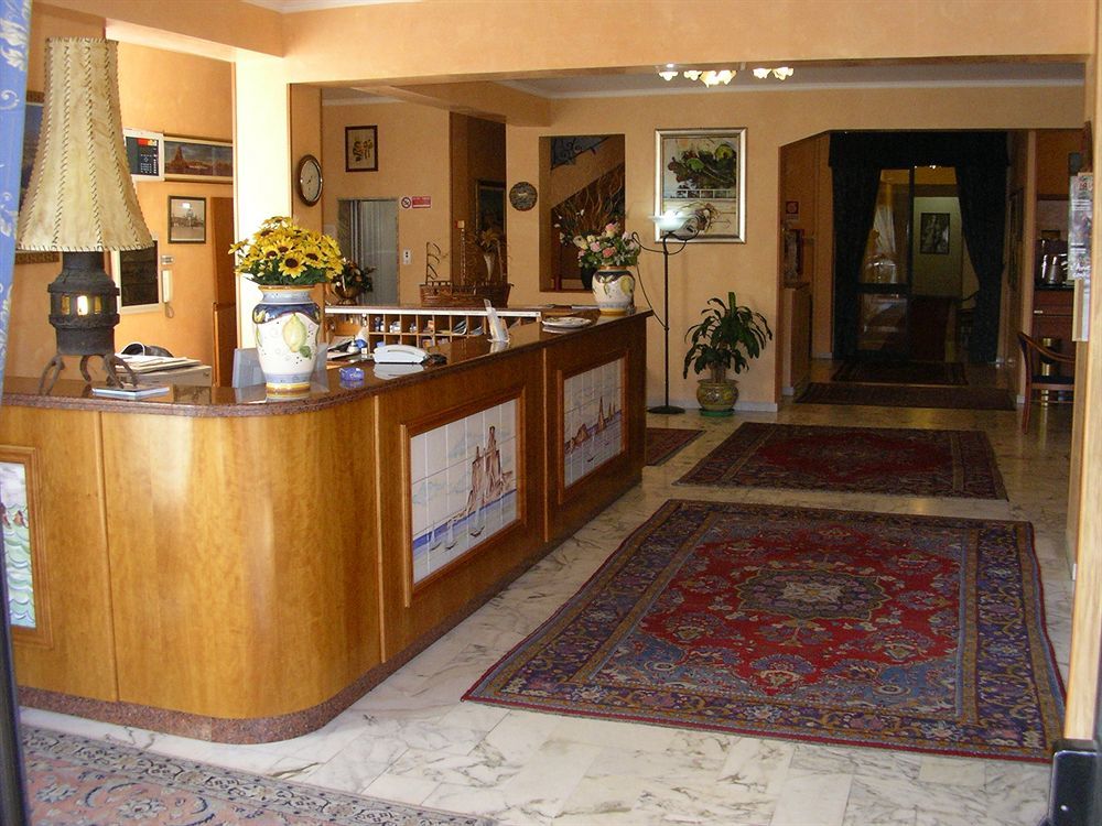Hotel Malavoglia Aci Castello Exterior foto